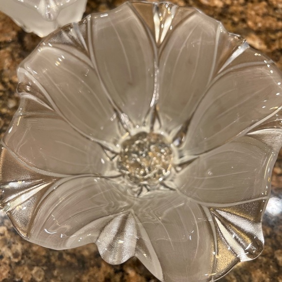 Glass Bowls - Tulip Design - Home Decor - Picture 2 of 6